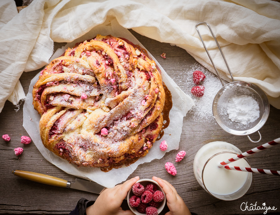 Brioche aux framboises et pralines roses