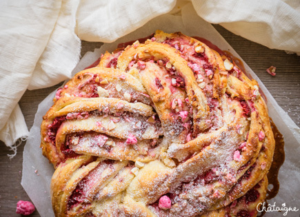 Brioche aux framboises et pralines roses façon Kringle