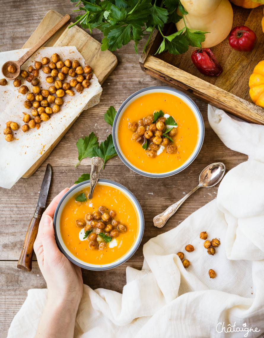 Soupe de butternut aux pois chiches rôtis