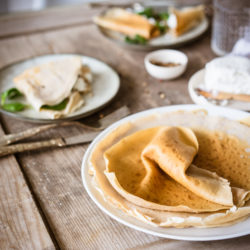 Crêpes à la farine de châtaignes, épinards et chèvre