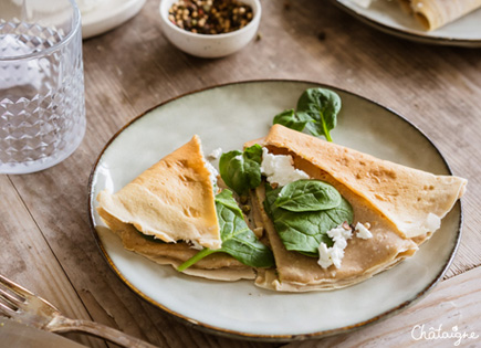 Crêpes à la farine de châtaignes, épinards et chèvre