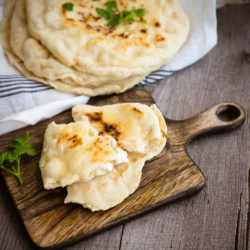 Cheese-naans, pains plats au fromage