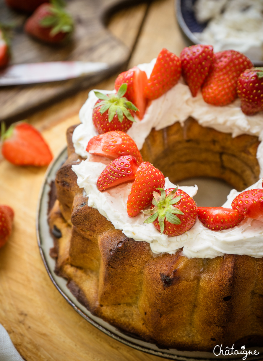 Bundt cake fraises-rhubarbe