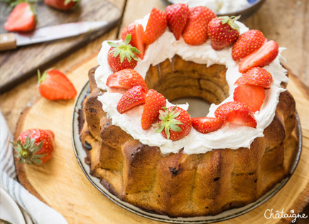 Bundt cake fraises-rhubarbe