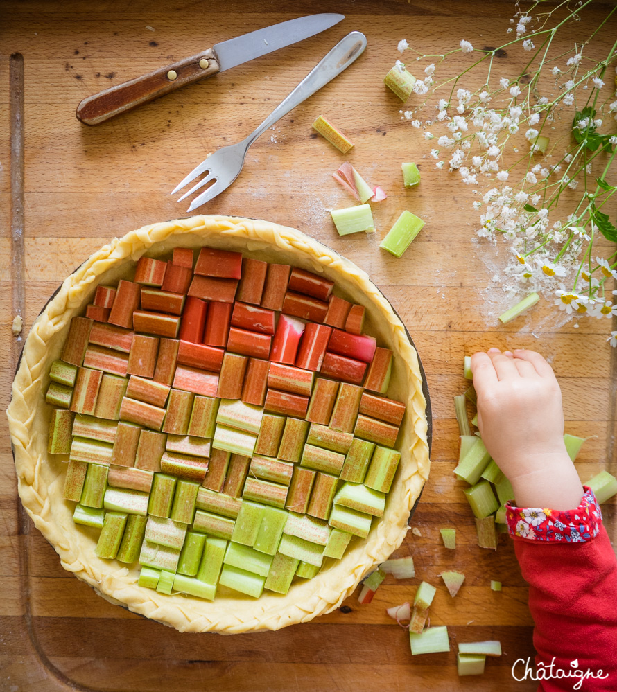 Tarte à la rhubarbe et noix de coco