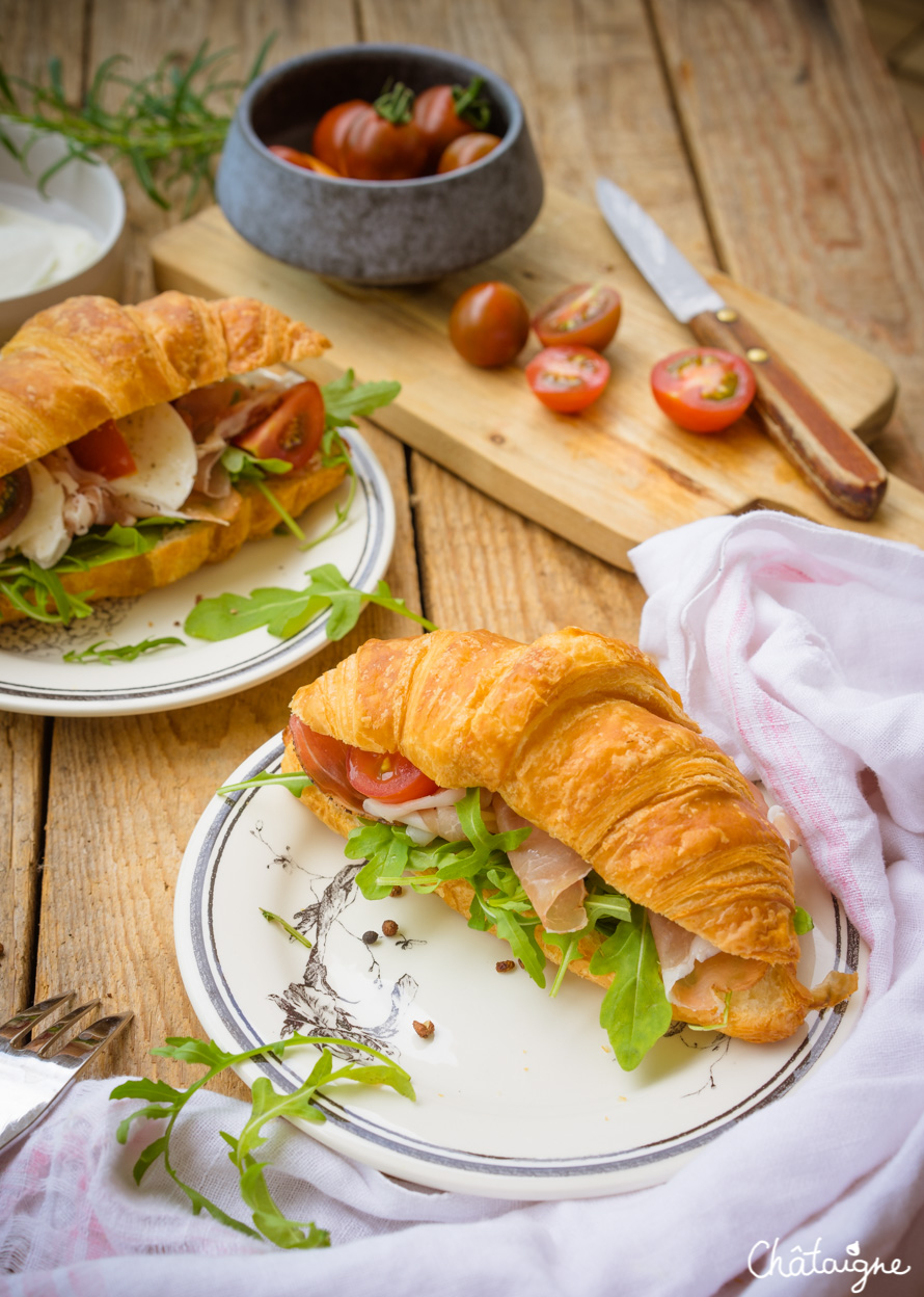 Croissants au speck, tomates cerises et mozzarella 