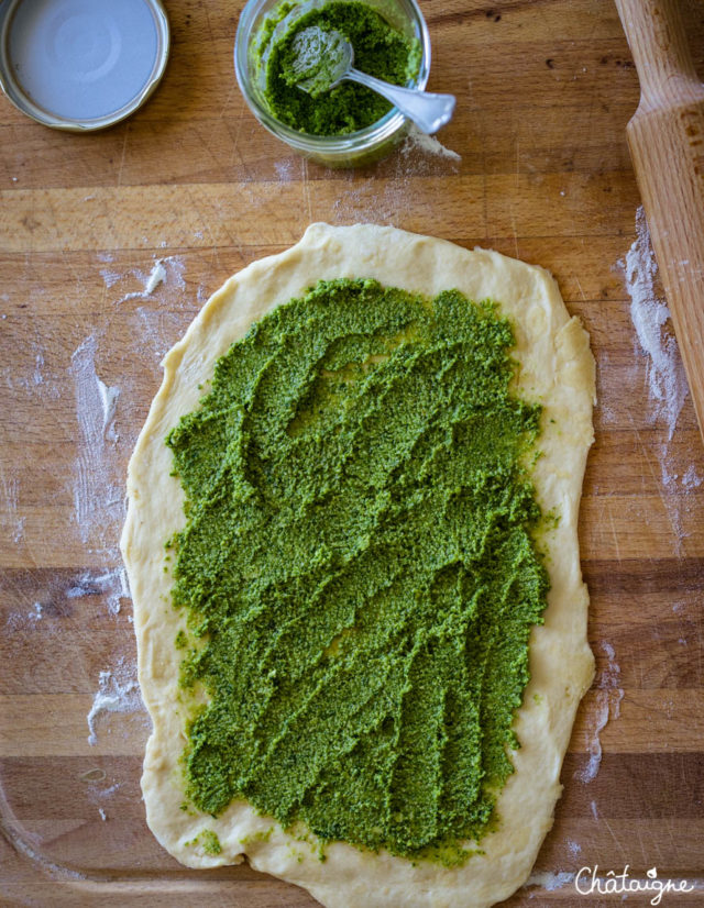 Petites Babka au pesto