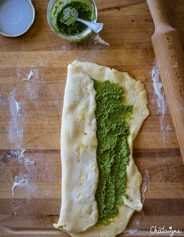 Petites Babka au pesto