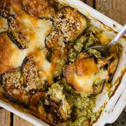 Gratin d'aubergines au pesto et à la ricotta