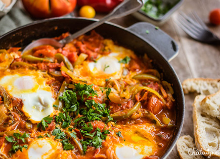 Chakchouka [ou Shakshouka] facile aux tomates, poivrons et œufs