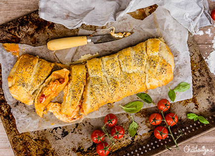 Tresse feuilletée tomates-mozzarella [irrésistible !]