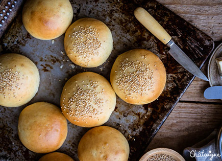 Pains à burger [ou « buns » super moelleux au levain]