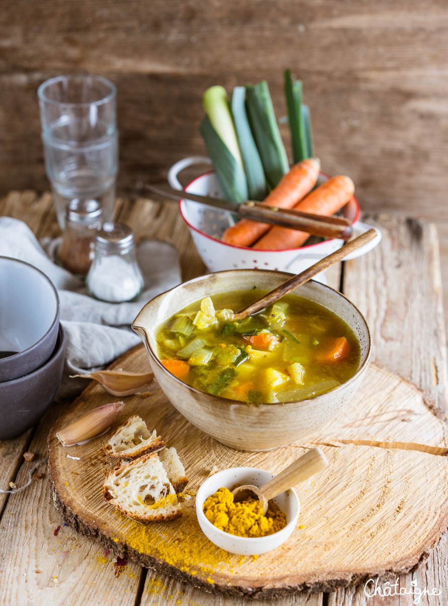 Soupe au curry et aux légumes d'hiver