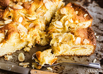 Gâteau au yaourt aux pommes et à la cannelle