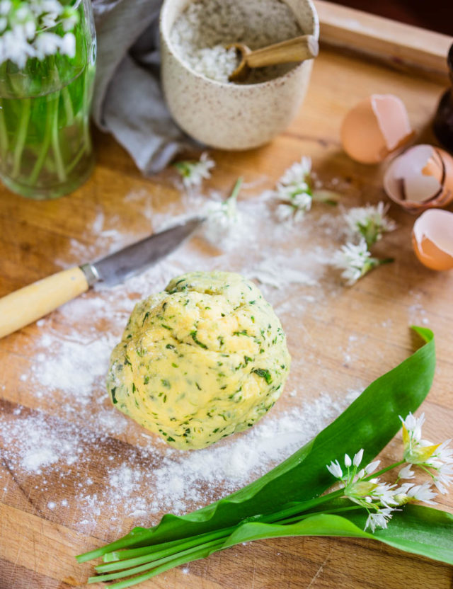 Pâtes maison à l'ail des ours [plaisir du printemps]