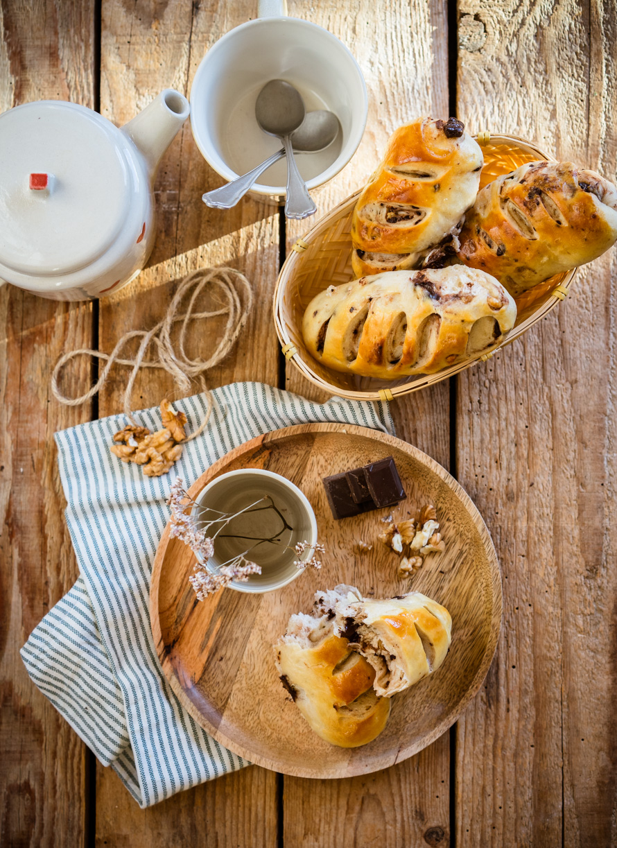 petits pains au chocolat et aux noix