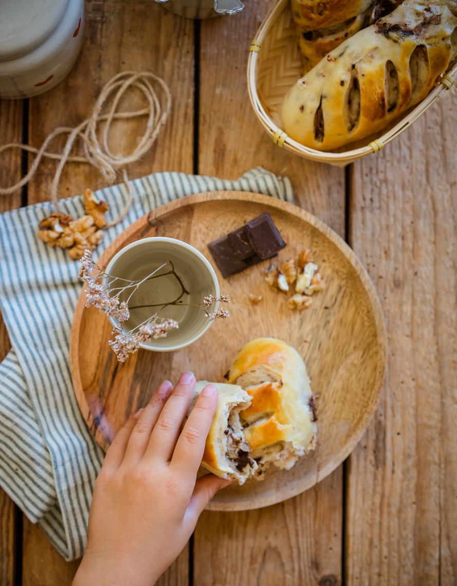 petits pains au chocolat et aux noix