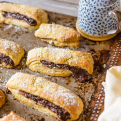 Brioches Suisse au chocolat [avec crème au chocolat]