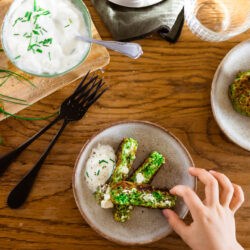 Croquettes aux petits pois et feta {à picorer avec les doigts}