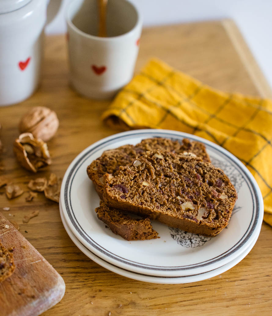 Cake aux dattes et aux noix